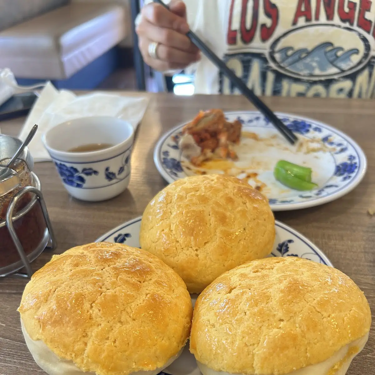 香脆菠蘿包 baked pineapple custard bun